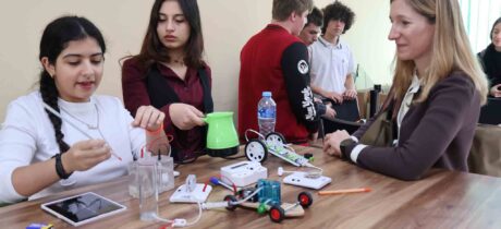 მსოფლიო ბანკის წარმომადგენლებმა თბილისის 126-ე საჯარო სკოლის STEAM ინოვაციური სივრცე დაათვალიერეს