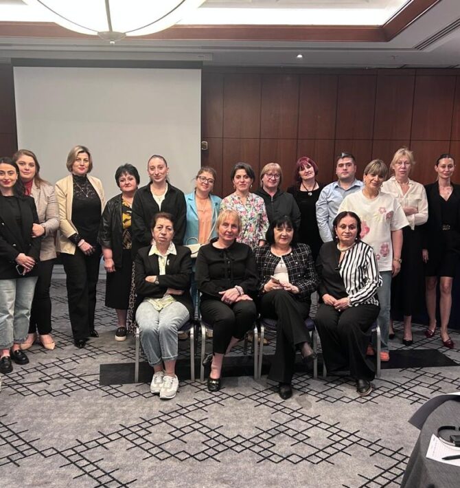 პრაქტიკის გაზიარებისა და სკოლებს შორის თანამშრომლობის გაღრმავების მიზნით უწყვეტი განმავითარებელი შეფასების თაობაზე სამუშაო შეხვედრა ჩატარდა